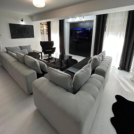 Sandev Apartments Black&White Štip Esterno foto