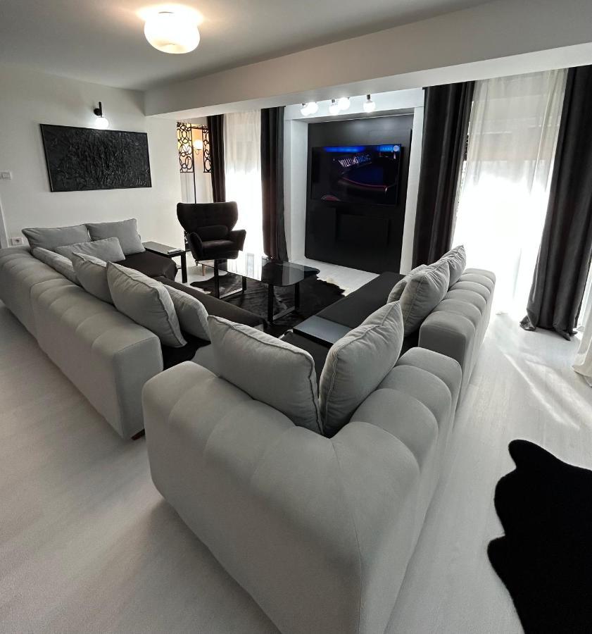 Sandev Apartments Black&White Štip Esterno foto