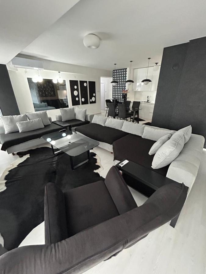 Sandev Apartments Black&White Štip Esterno foto